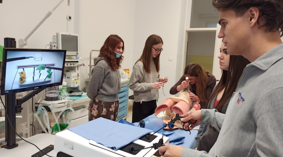 Fejléc borítóképe.