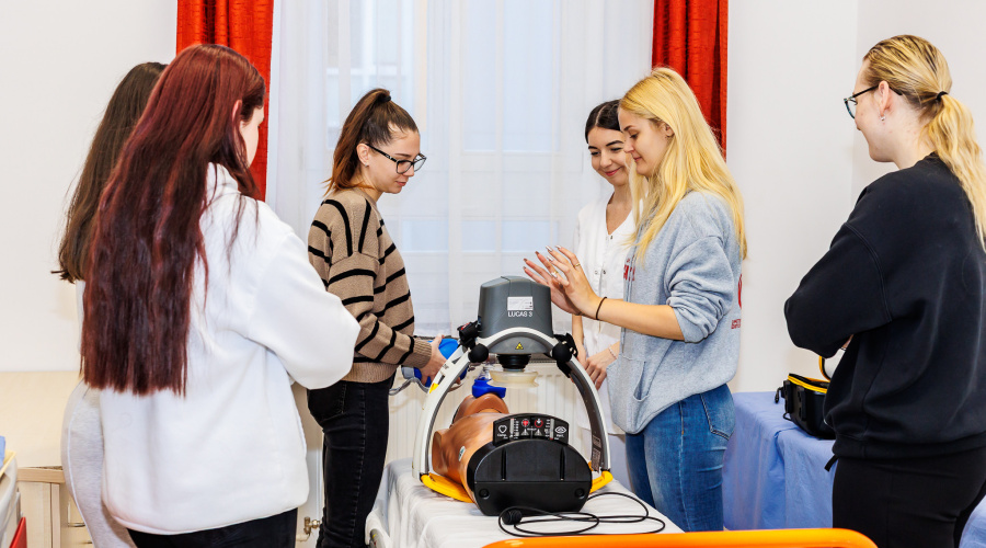 Fejléc borítóképe.