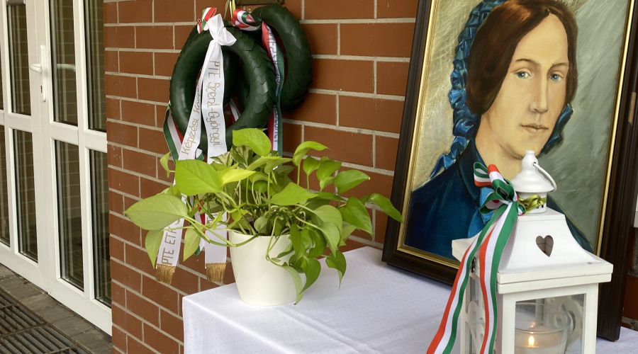 Fejléc borítóképe.