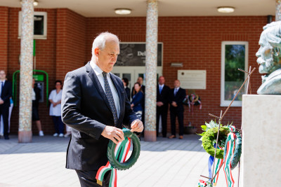 Ennek a képnek nincs leírása.