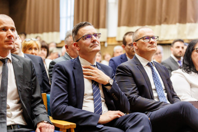 Ennek a képnek nincs leírása.