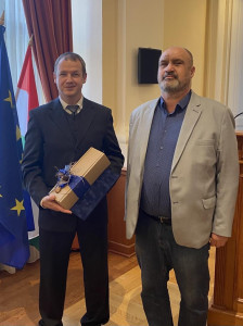 Ennek a képnek nincs leírása.