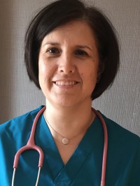 Dr.  Szakáll Orsolya profilképe.