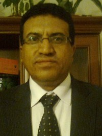 Dr.  Salah Hassan profilképe.