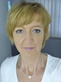 Dr.  Zimmerman Katalin profilképe.
