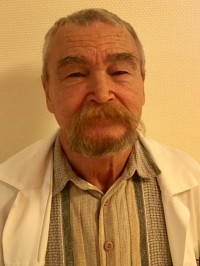 Dr.  Lazáry György profilképe.