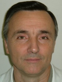 Dr.  Móritz András profilképe.