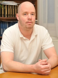 Dr.  Padányi Gergő profilképe.