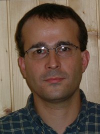 Dr.  Varga Kornél profilképe.