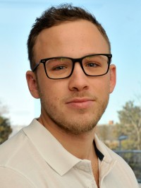 Dr.  Varga Máté profilképe.