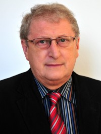 Dr.  Schneider Ferenc profilképe.