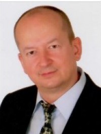 Dr.  Bátor György profilképe.