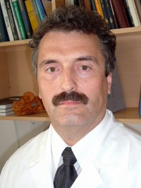 Dr.  Szabó József profilképe.
