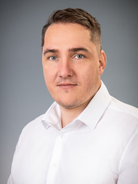 Dr.  Kovács Gábor PhD profilképe.