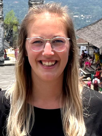 Dr.  Ambrus Kamilla Luca profilképe.