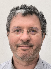Dr.  Gyenese Balázs profilképe.