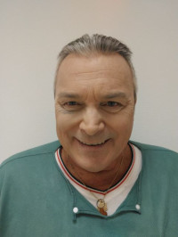 Dr.  Józsa István Béla profilképe.