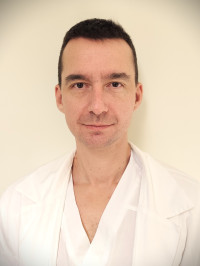 Dr.  Farkas Attila profilképe.